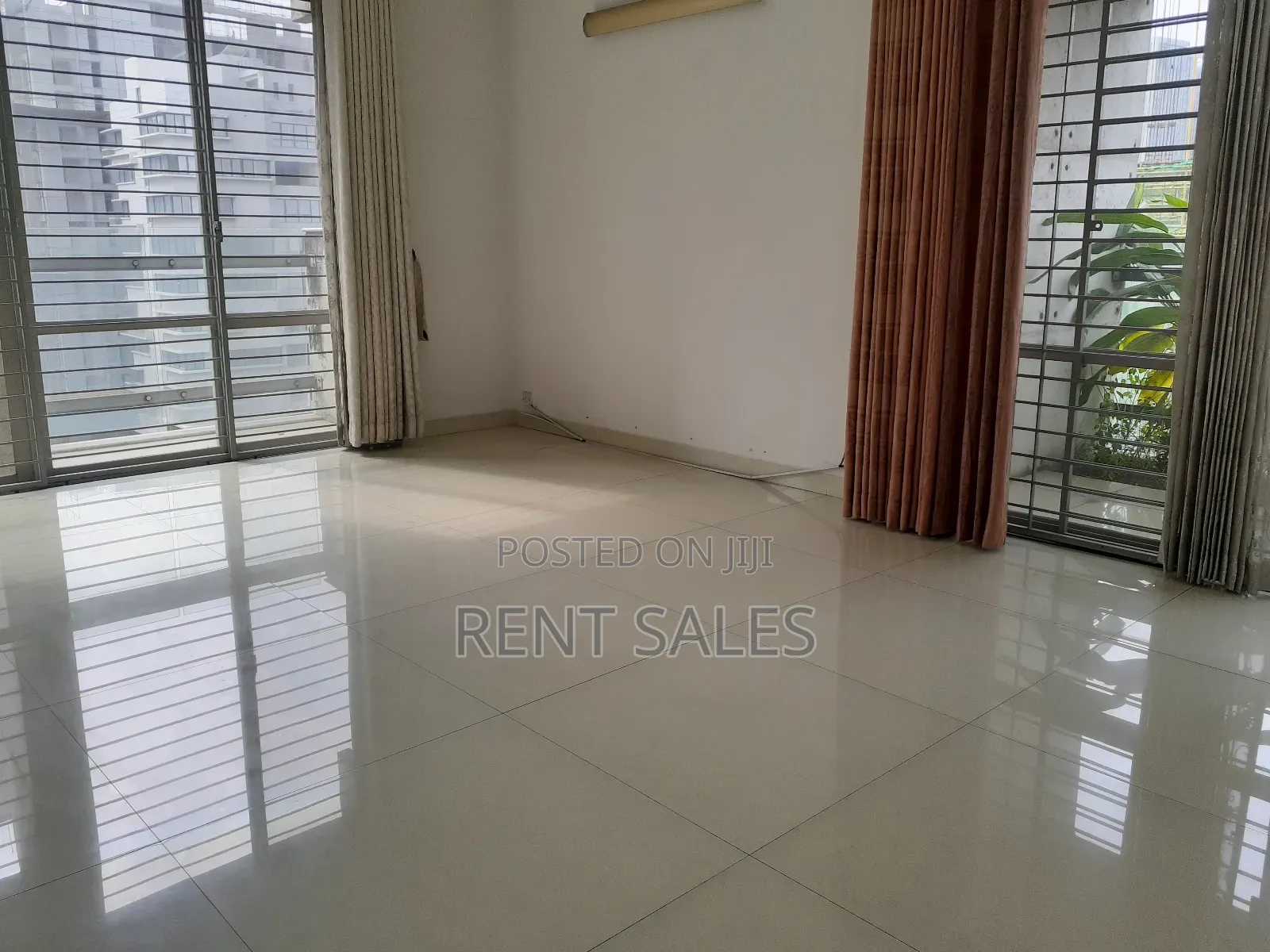 4bdrm Apartment in Gulshan for sale