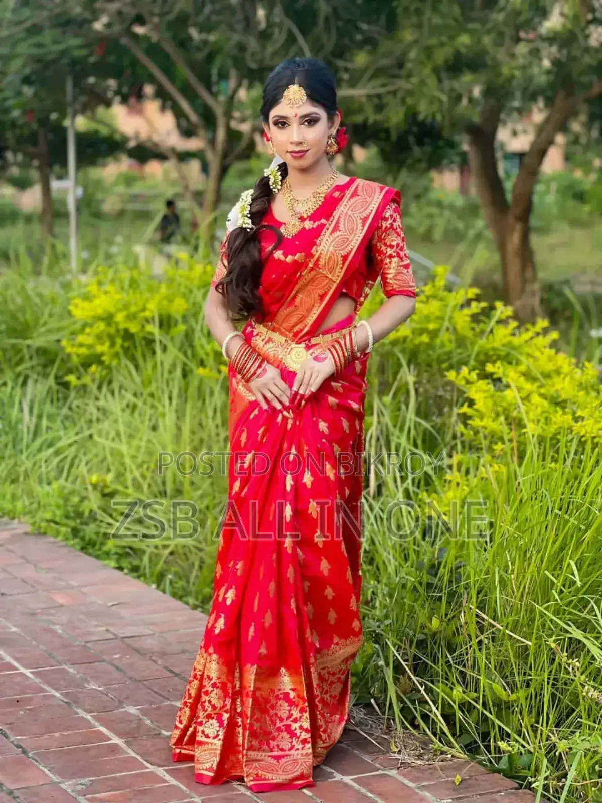 সফট সিল্ক বেনারসি কাতান শাড়ি