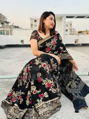 Dhupian Silk Saree With Blouse Piece