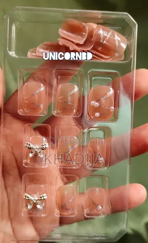 24 Pieces Elegant Fake Nails