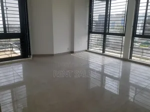 4bdrm Apartment in Gulshan for sale