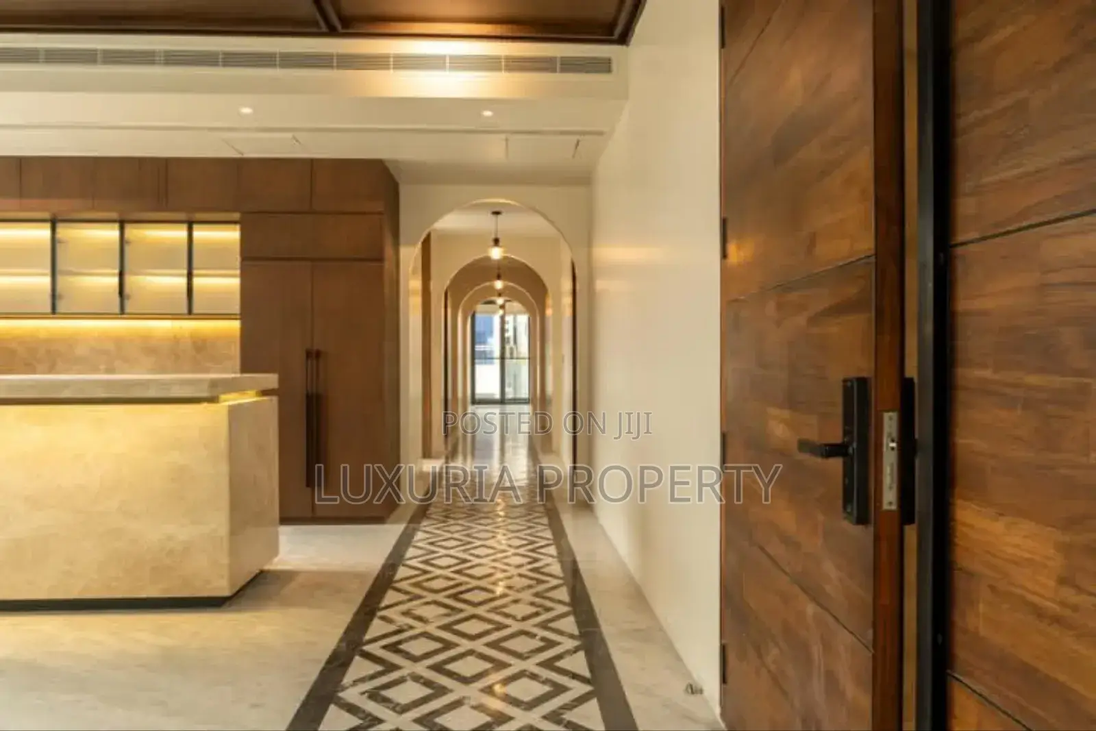 4bdrm Apartment in Semi Furnished for rent