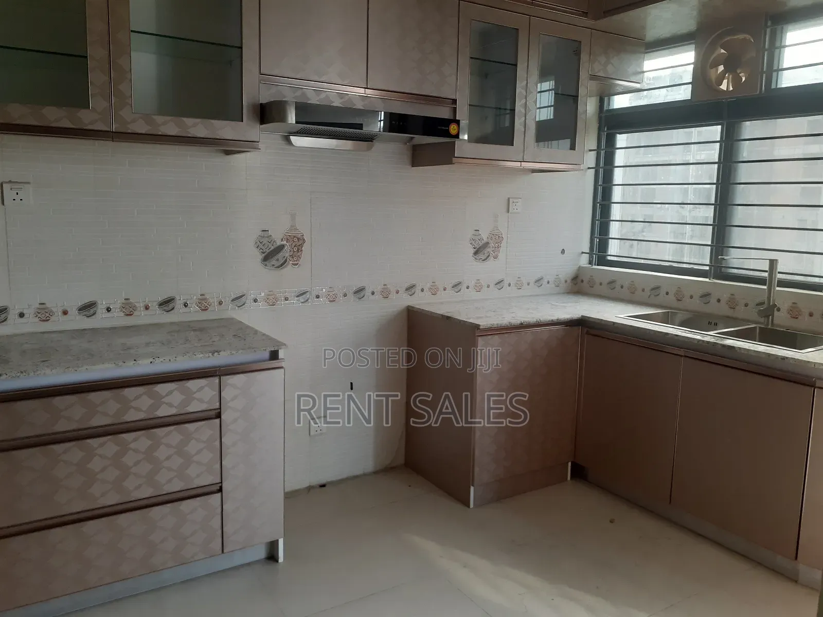 5bdrm Apartment in Gulshan for sale