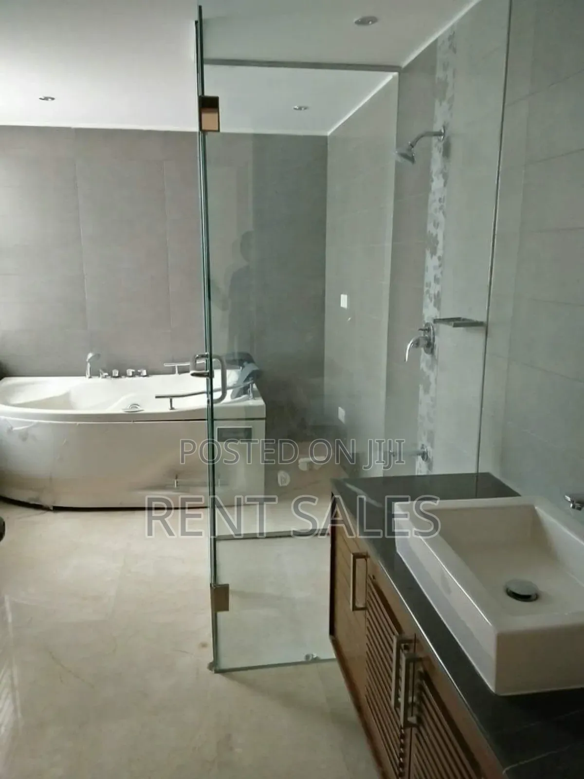 4bdrm Duplex in Gulshan for rent