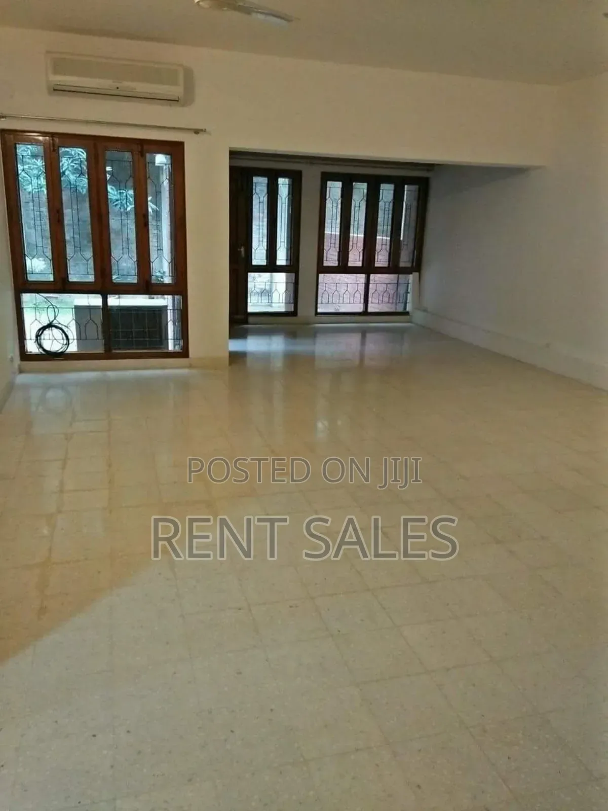 4bdrm Duplex in Baridhara for sale