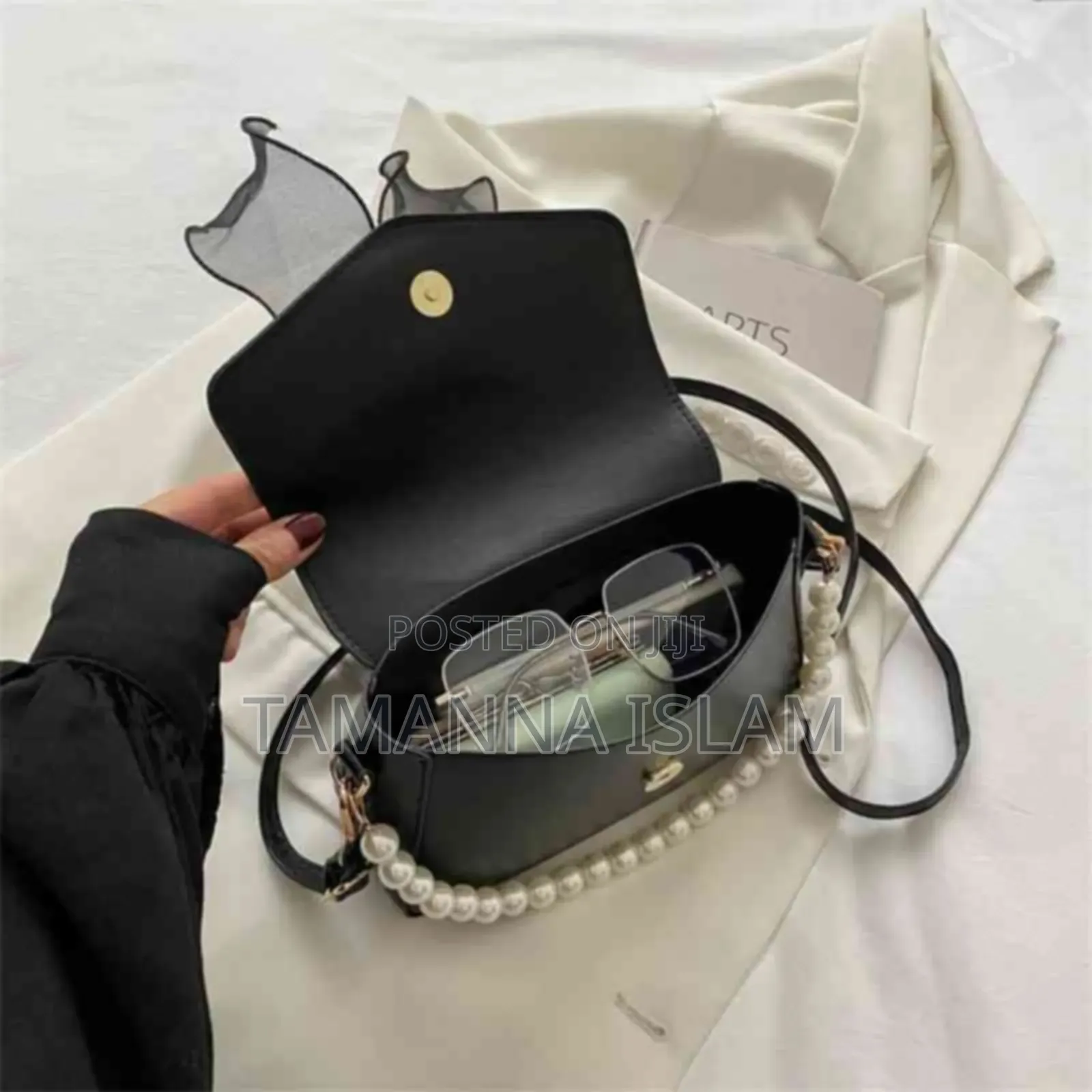 A Fashionable Luxury Mini Flap Square Handbag