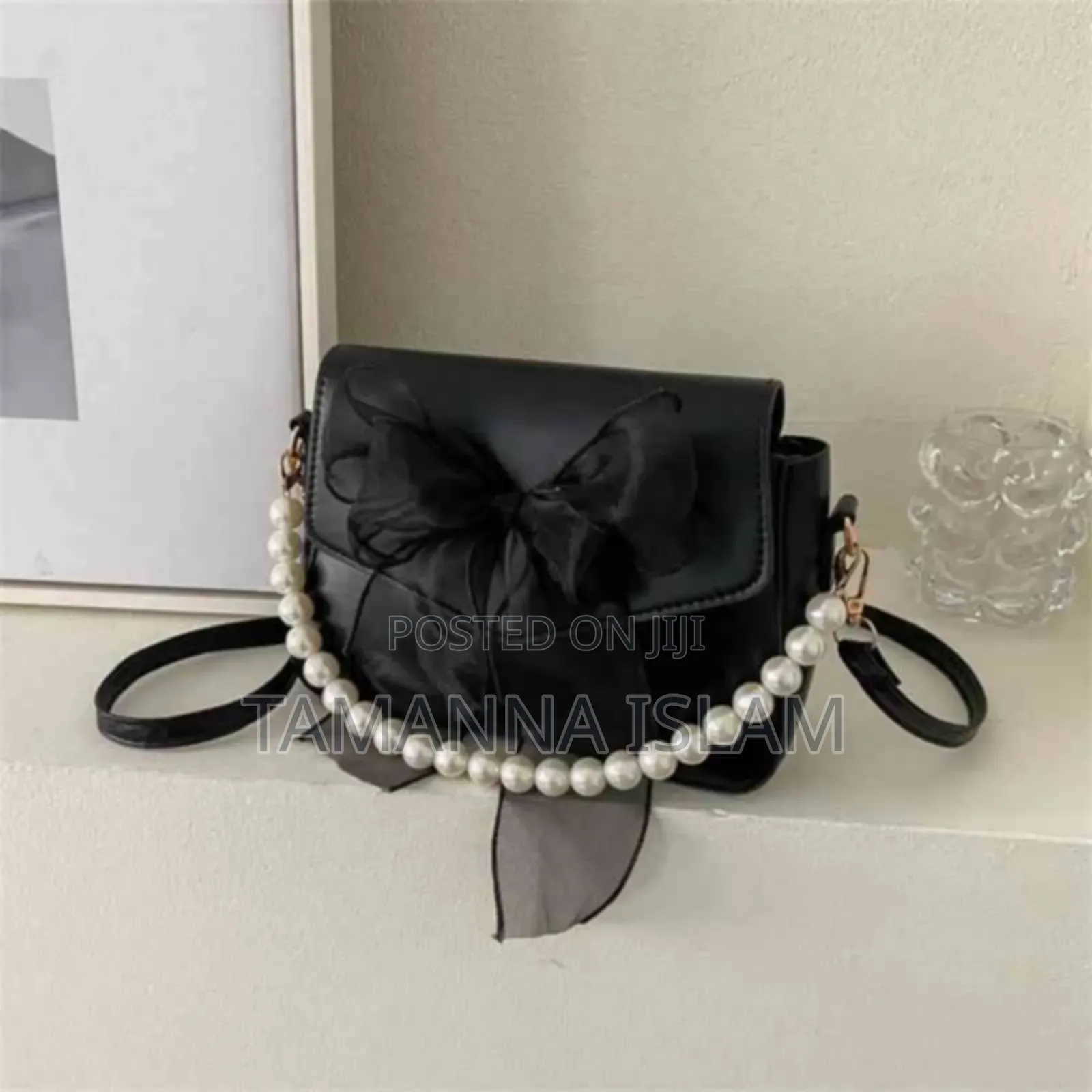 A Fashionable Luxury Mini Flap Square Handbag