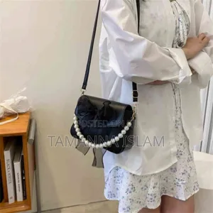 A Fashionable Luxury Mini Flap Square Handbag