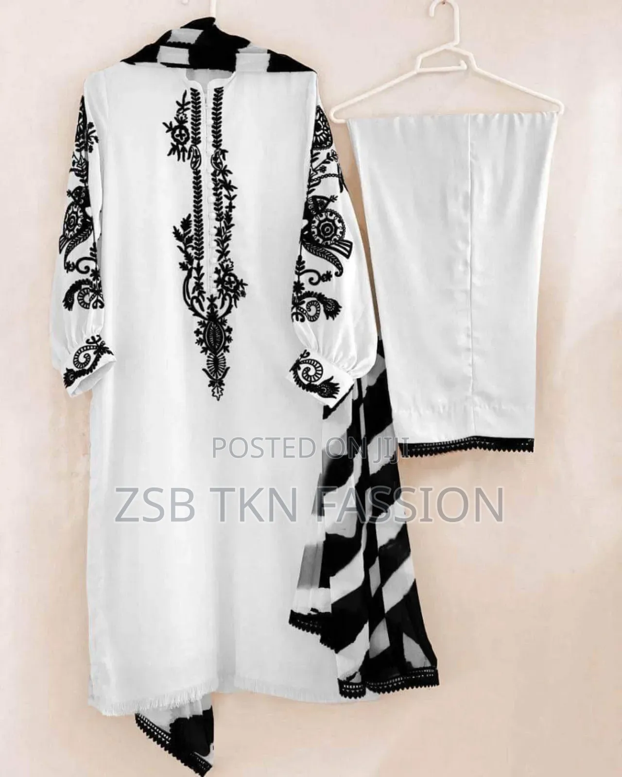 Readymade Embroidered Georgette Kameez Set