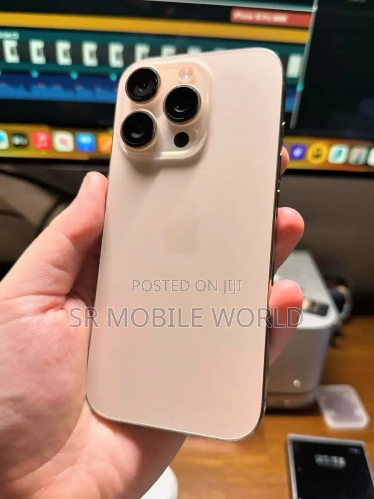 New Apple iPhone 16 Pro Max 256 GB Gold