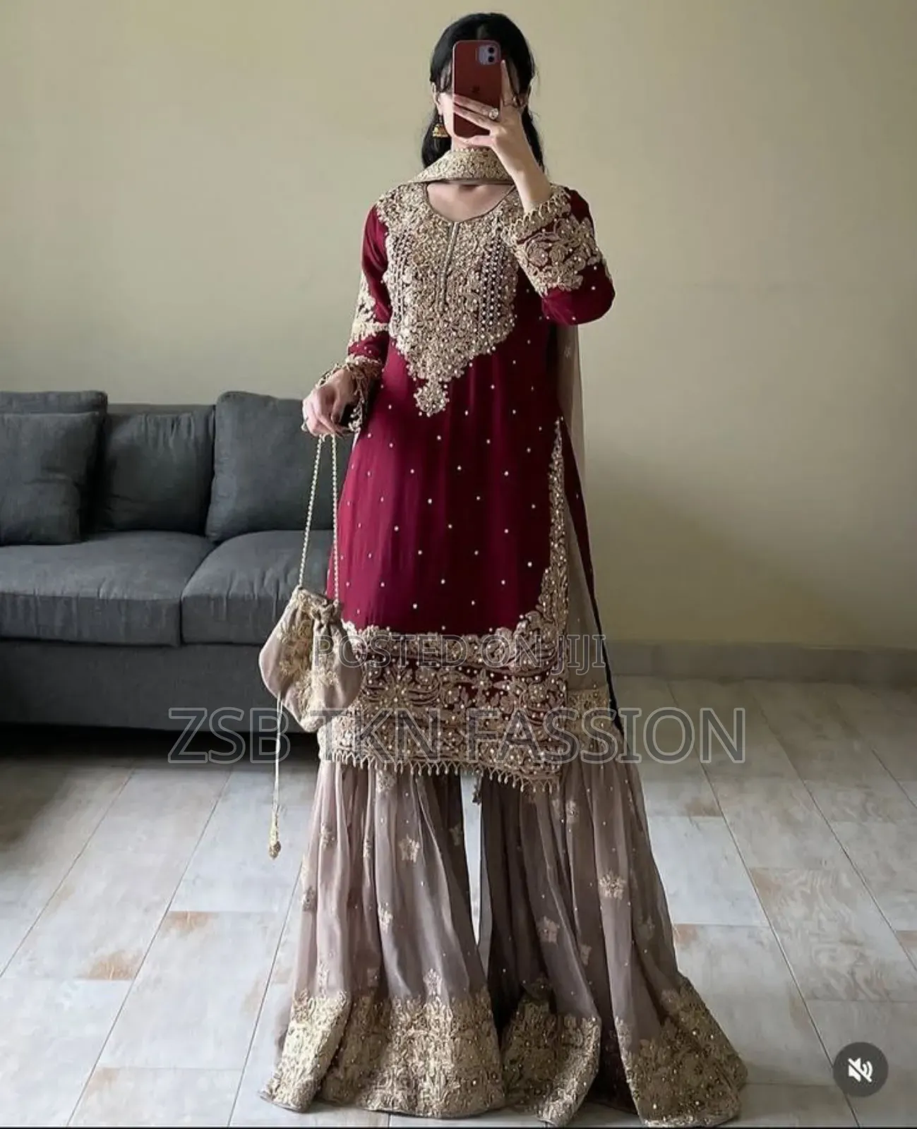 .Oo Pushpaa Kameez Suit