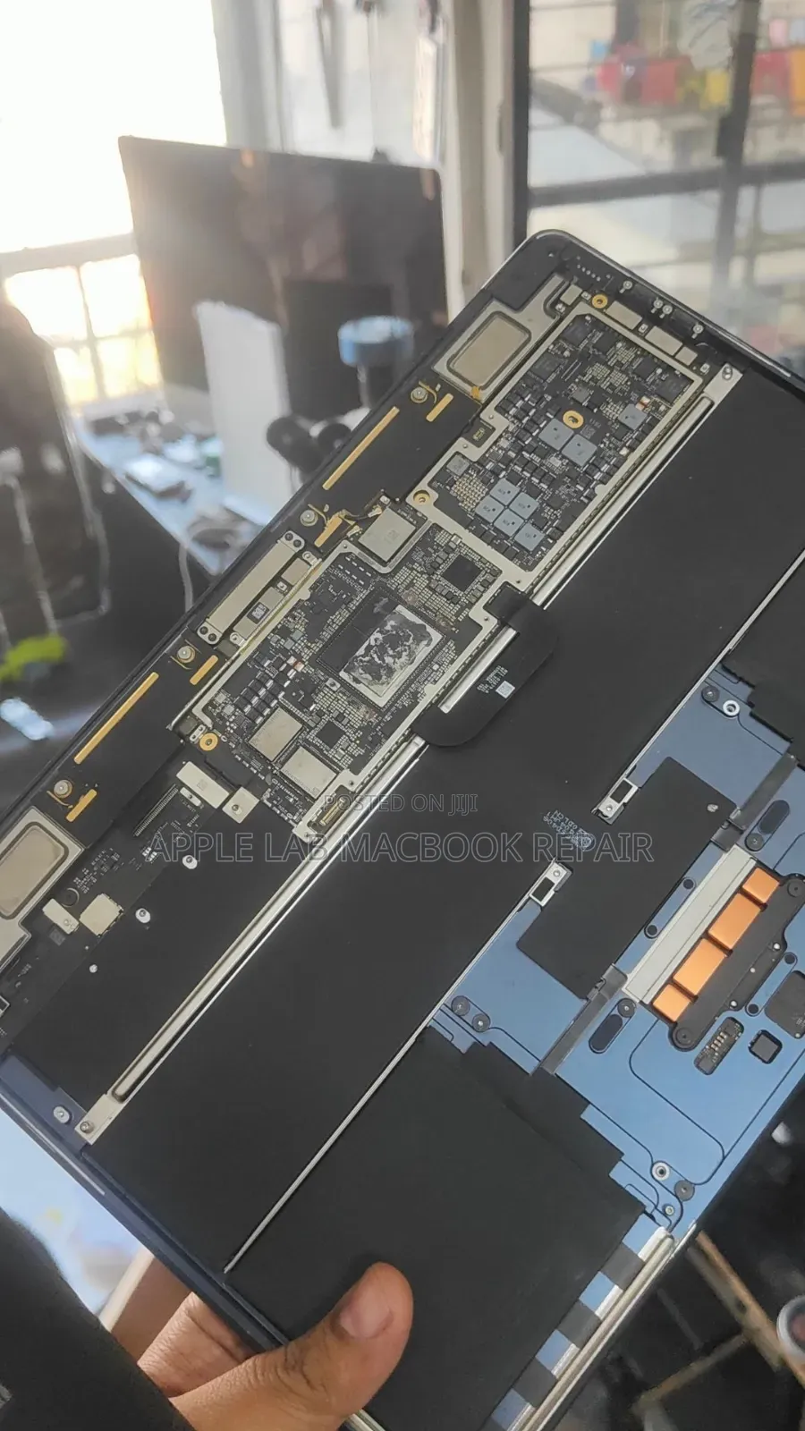 Expert Repair for Dead Macbook Air M2 A2681 (2022)