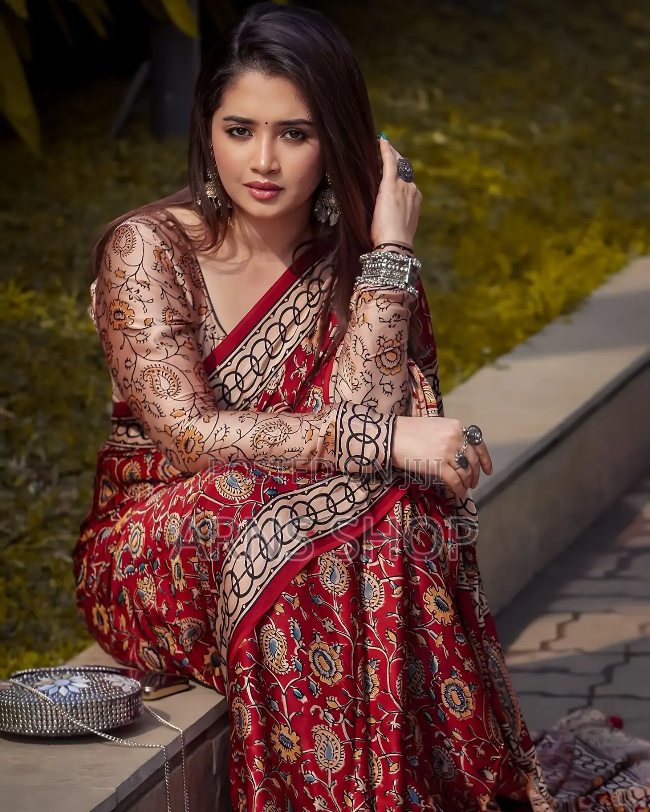 Soft Silk Saree With Blouse Piece