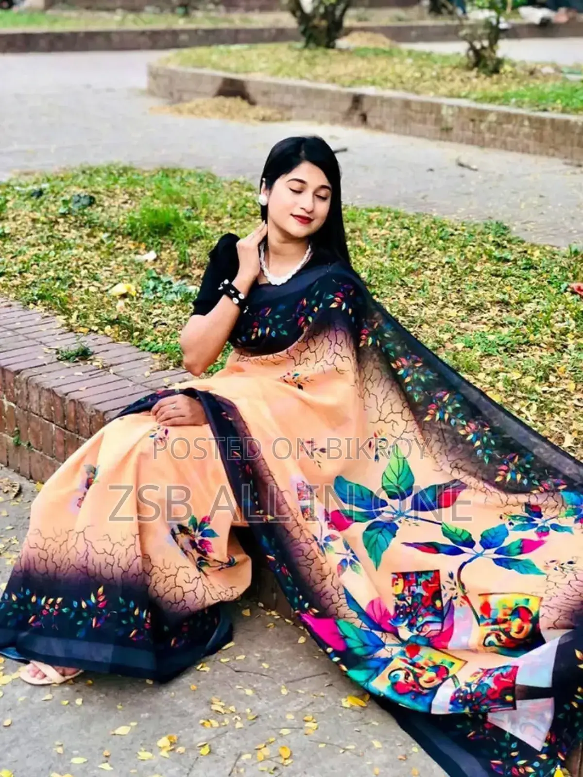 মেয়েদের জন্য চান্দেরি সিল্ক শাড়ি