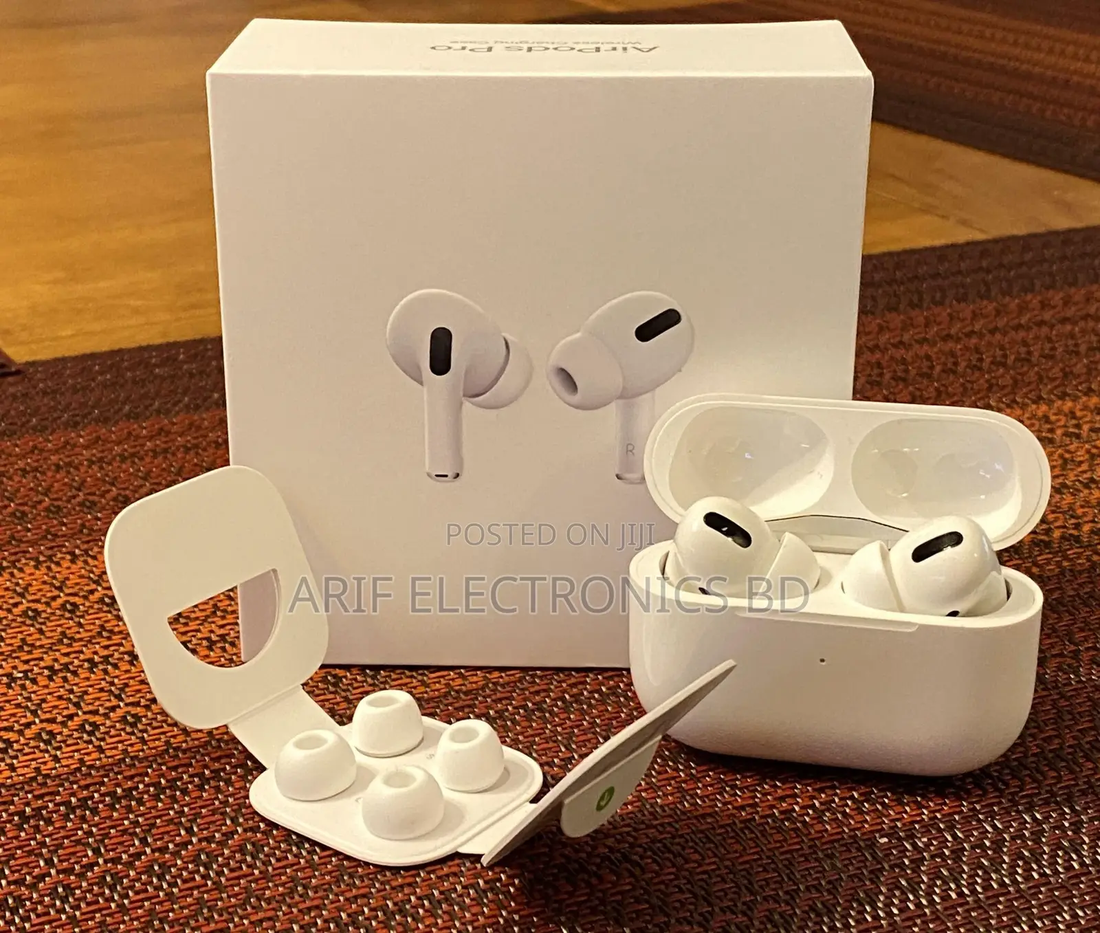 Apple Airpods Pro With Wireless Charging Case