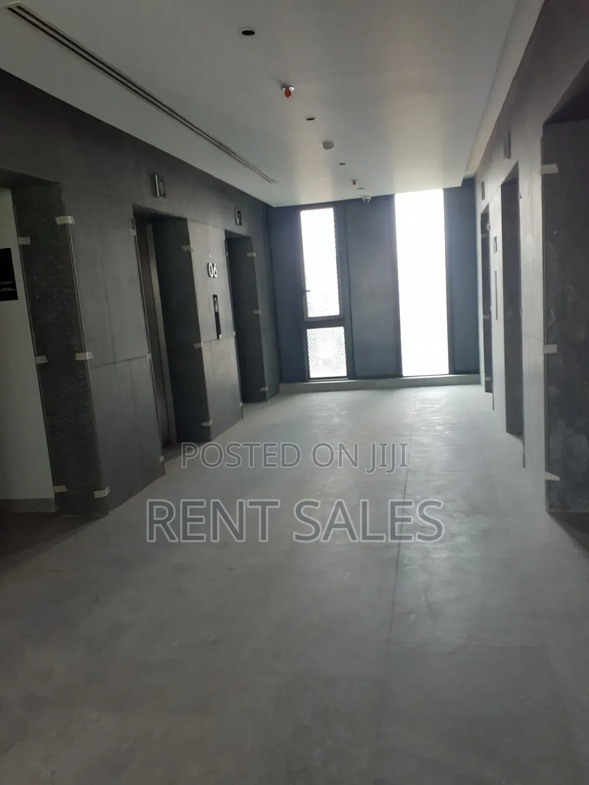 100% Commercial 8000 SQFT for Rent in Gulshan-2 Circle