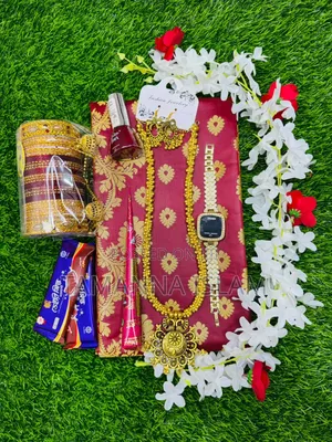 Exclusive Saree Gift Combo