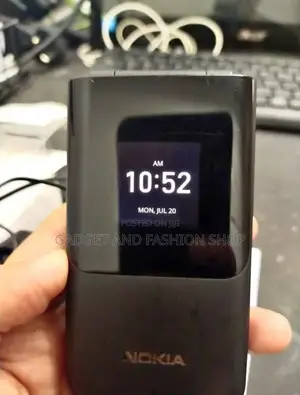 Photo - Nokia 2720 Flip 512 GB Red