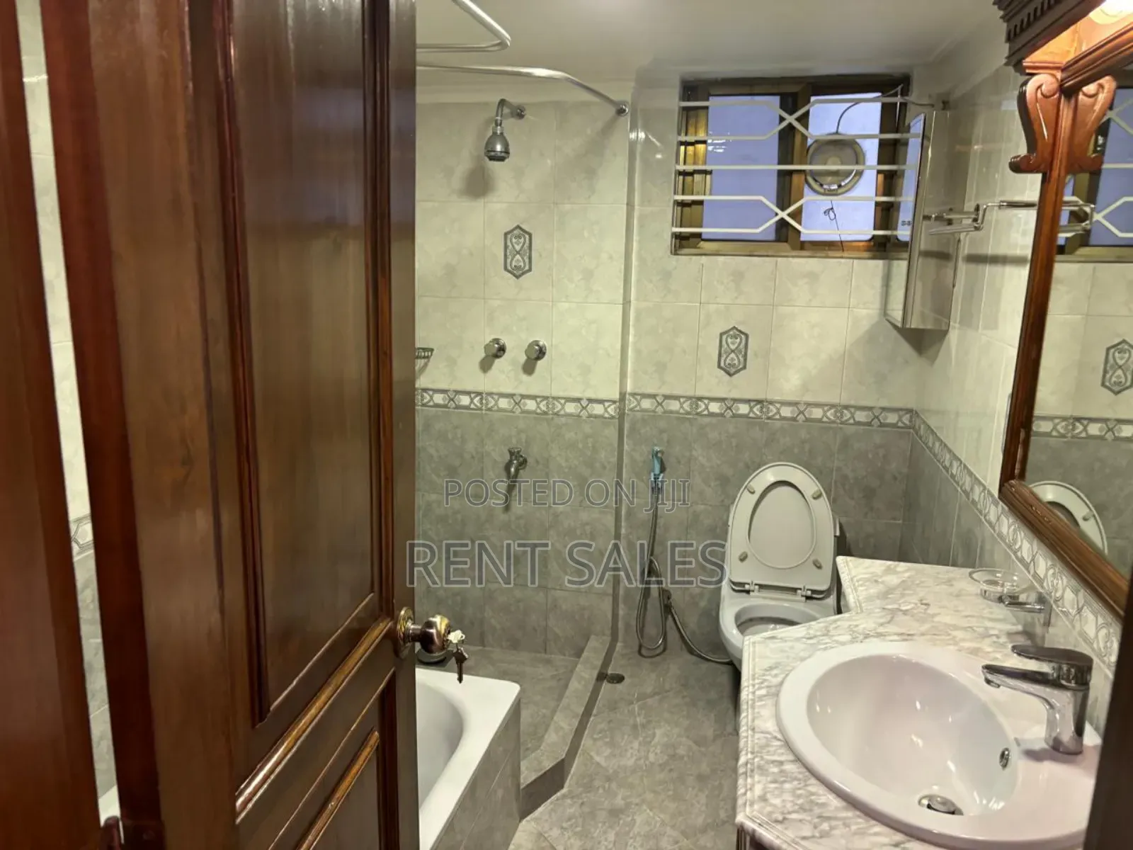 4bdrm Apartment in Gulshan for rent