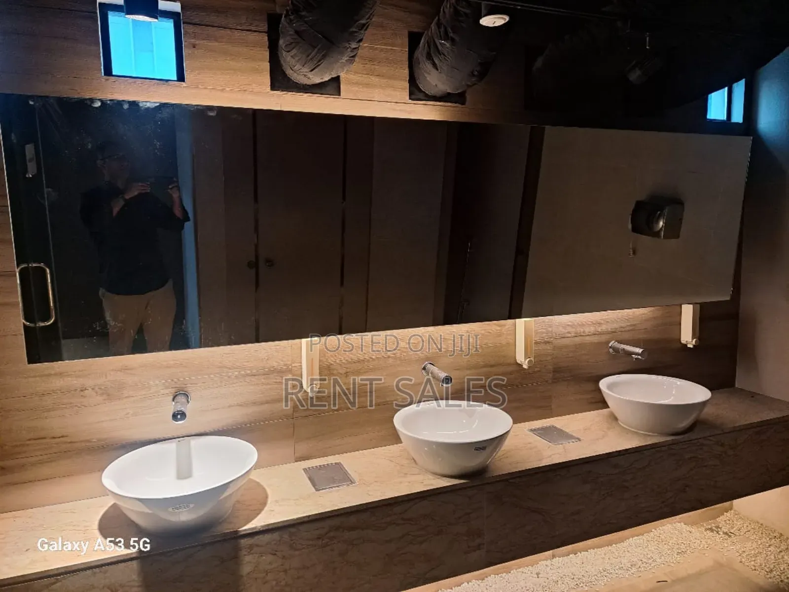 Commercial 3800 SQFT Office Space Rent in Gulshan Avenue