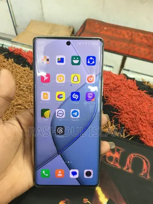 Photo - Tecno Spark 20 Pro Plus 256 GB White