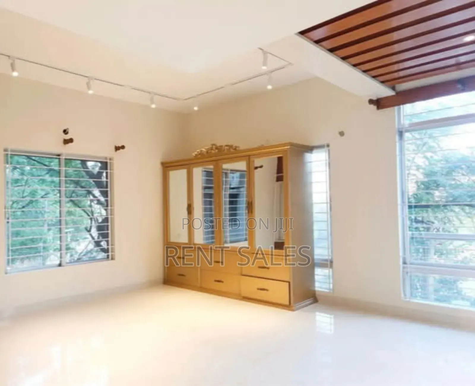 5bdrm Duplex in Gulshan for rent