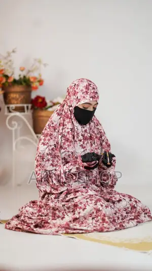 Photo - Salah Long Khimar
