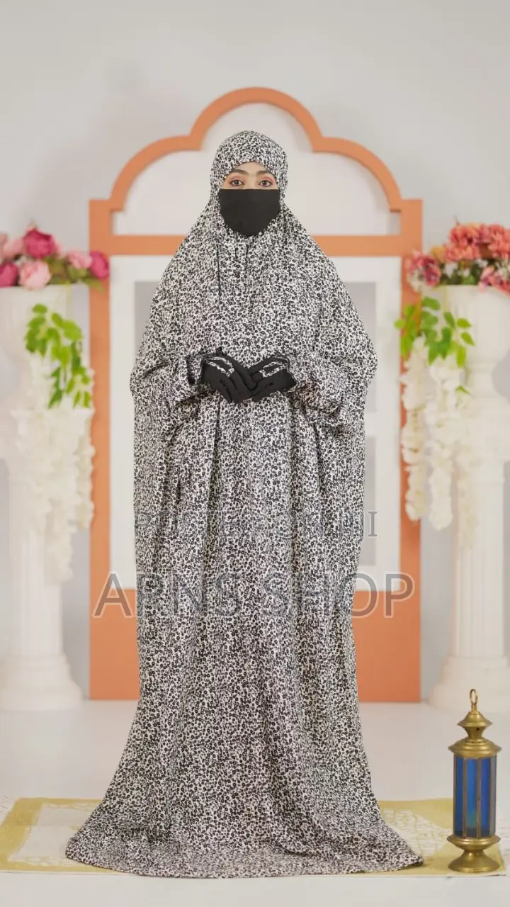 Salah Long Khimar