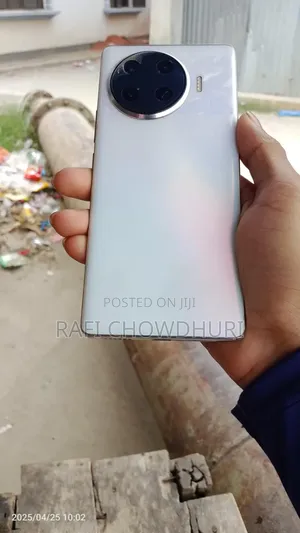 Photo - New Tecno Spark 20 Pro Plus 256 GB White