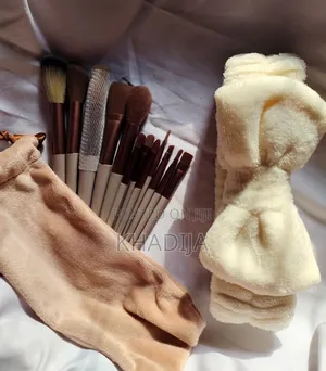 Photo - 13 Piece Makeup Brush and Headband Combo