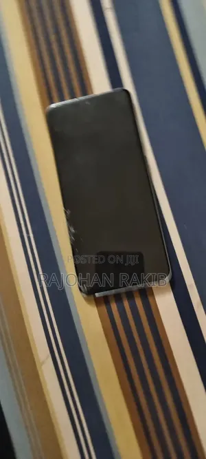 Photo - Samsung Galaxy S20 128 GB Blue