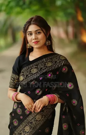 New Collection Saree With Blouse Piece Free