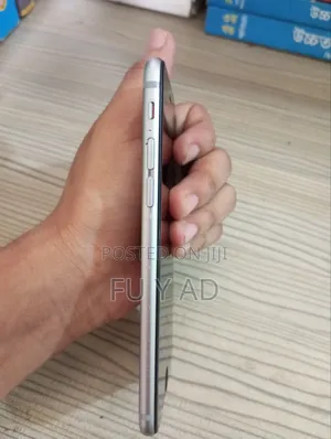 Apple iPhone 6s 64 GB Silver