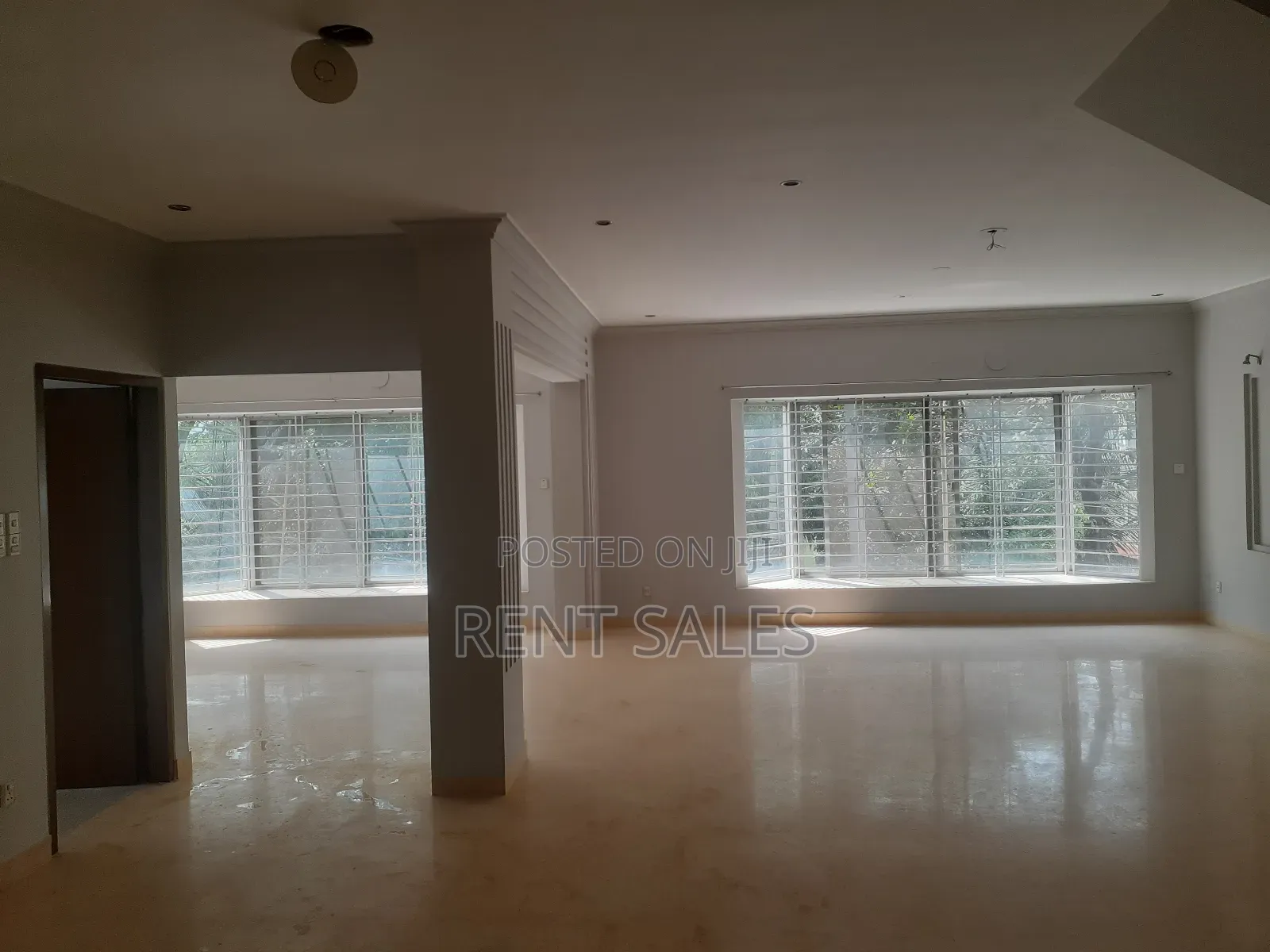 Full Commercial 3105 SQFT Office Space Rent