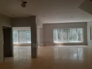 Full Commercial 3105 SQFT Office Space Rent