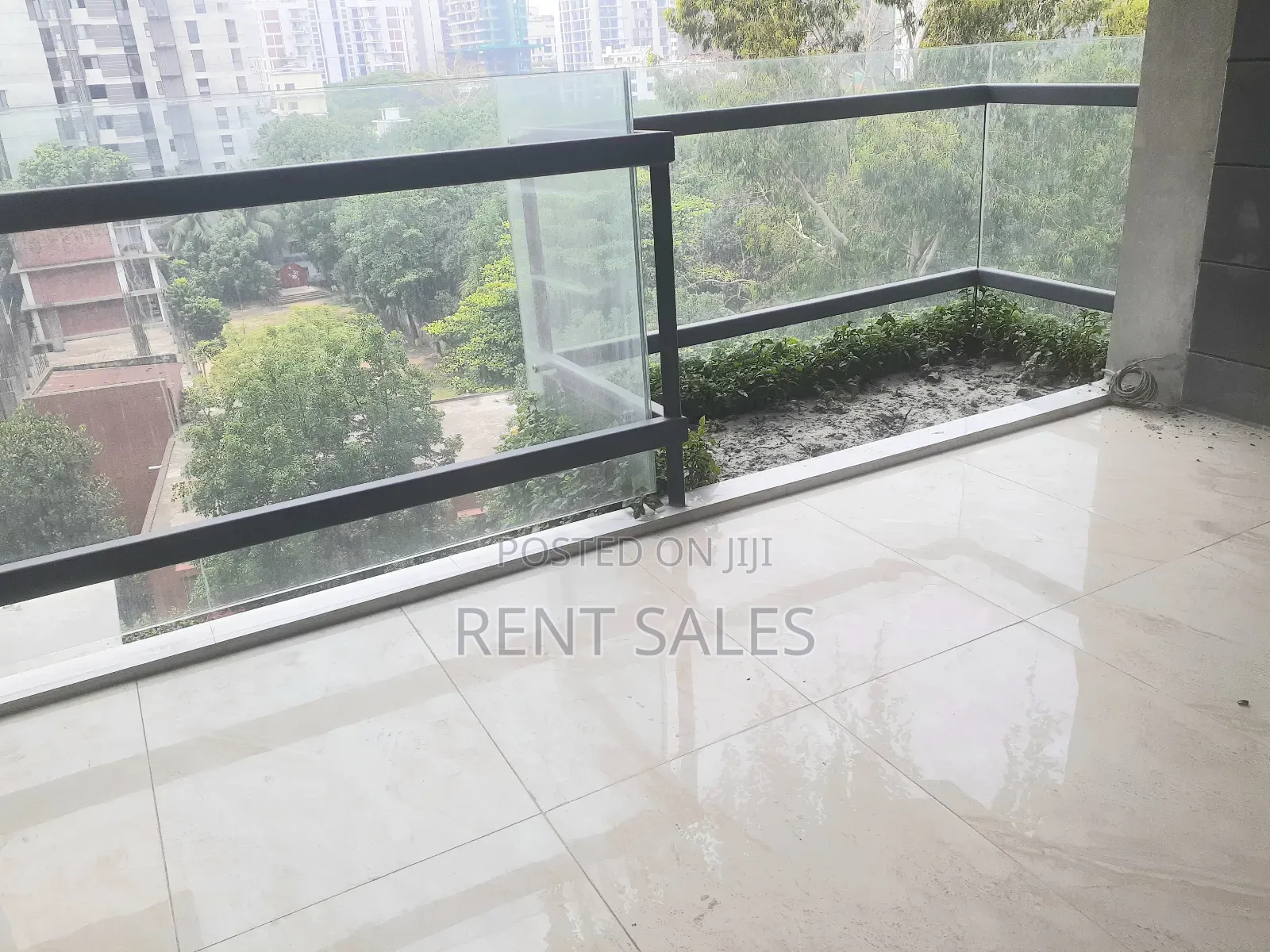 4bdrm Apartment in Gulshan for sale