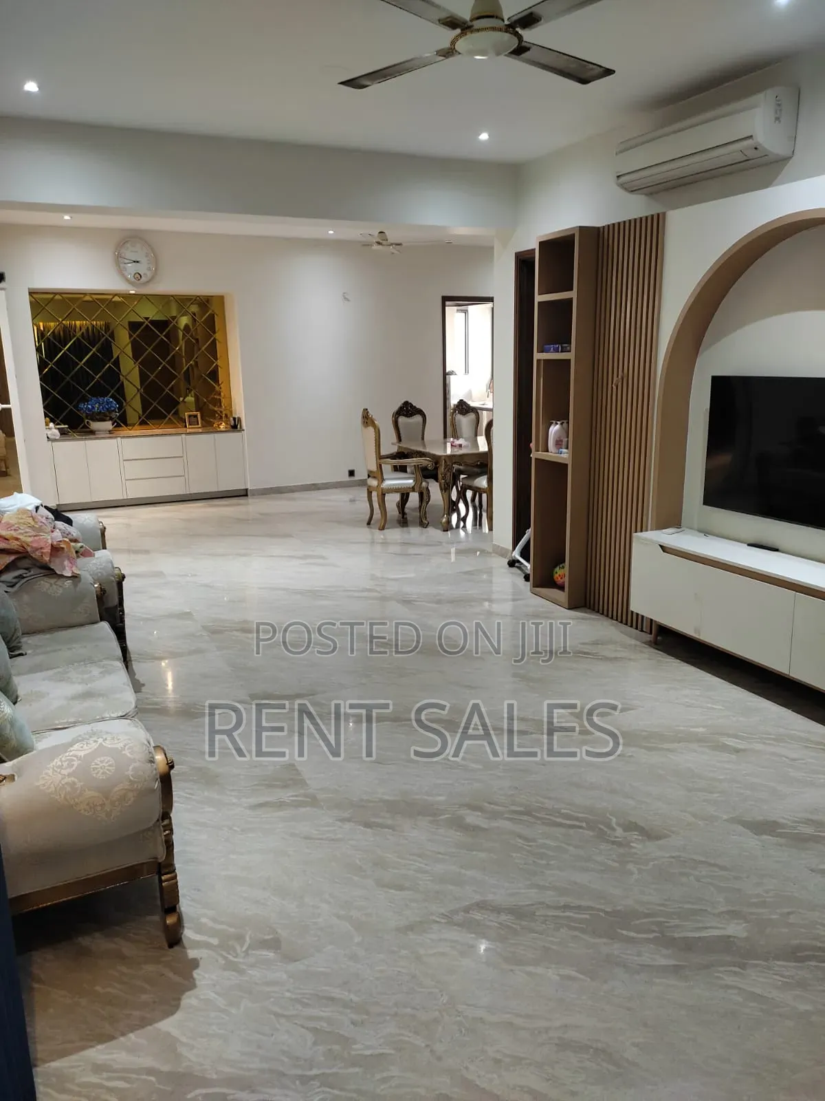 Furnished 4bdrm Apartment in Baridhara for sale
