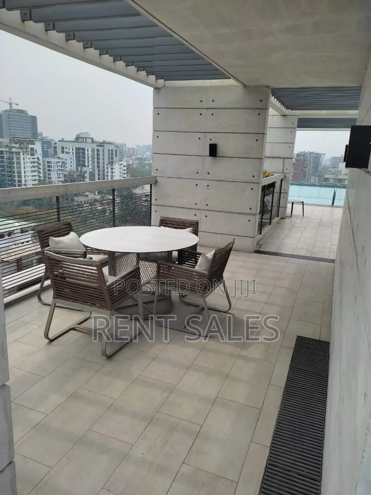 Furnished 4bdrm Apartment in Baridhara for sale