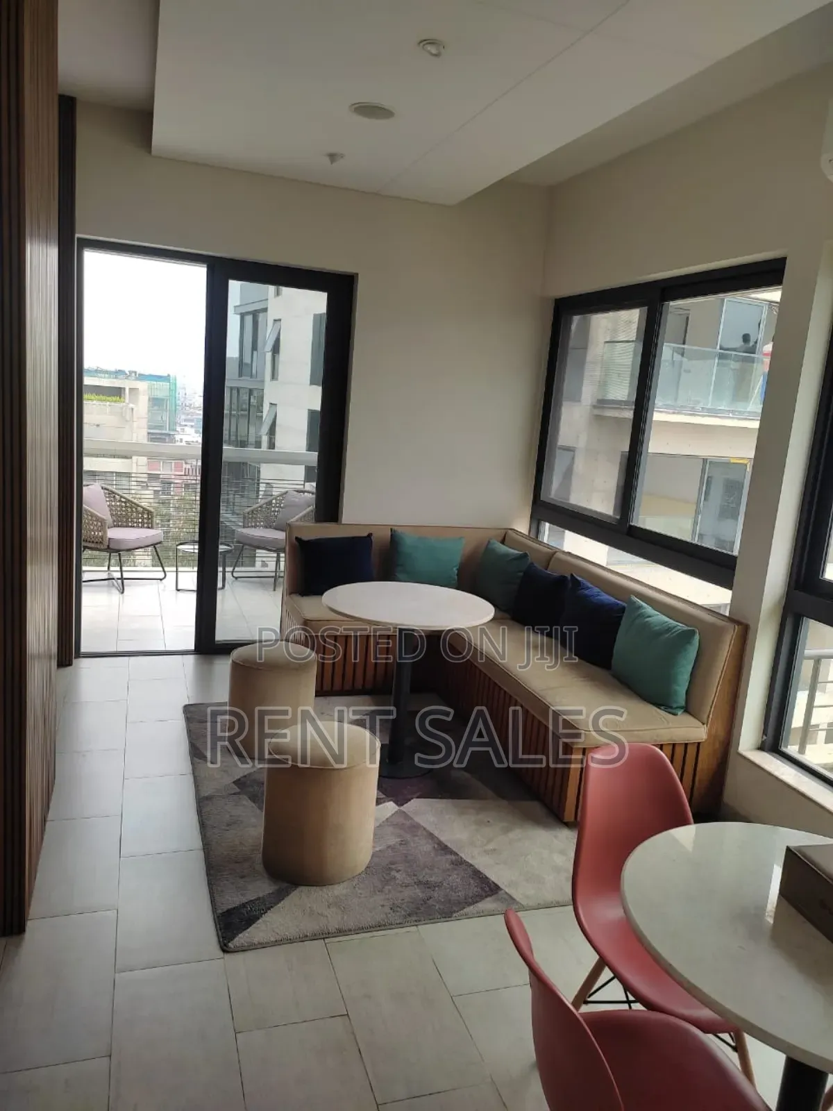 Furnished 4bdrm Apartment in Baridhara for sale