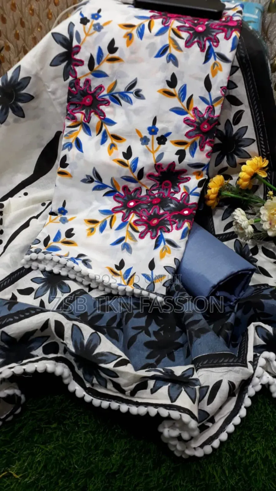 Aari Work Cotton Three-Pis.