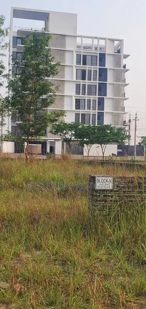 Photo - 7.5 Katha, Block - M, Plot Sale Bashundhara R/A