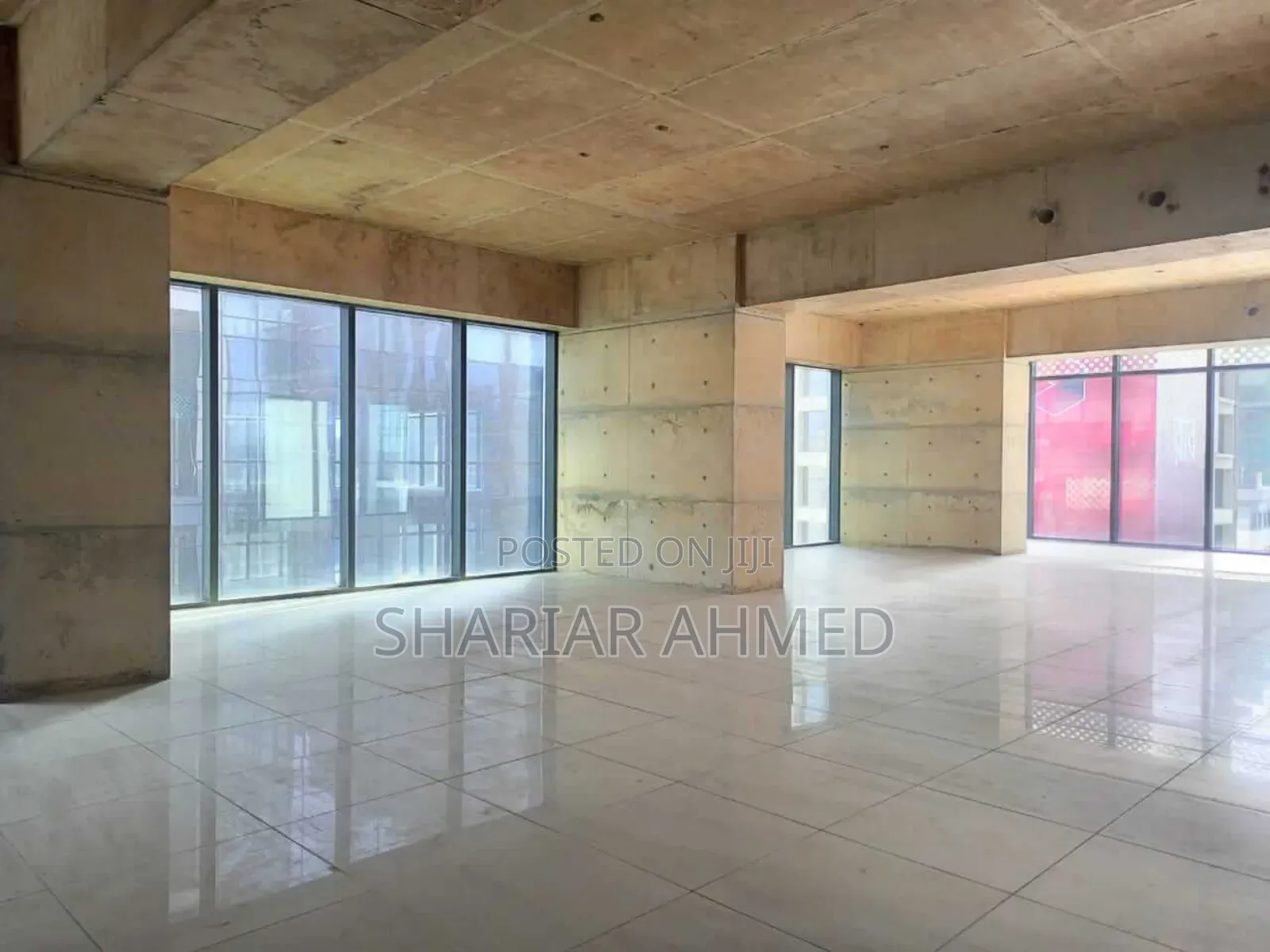 Commercial 4600 SQFT Open Floor Rent Shop/Bank