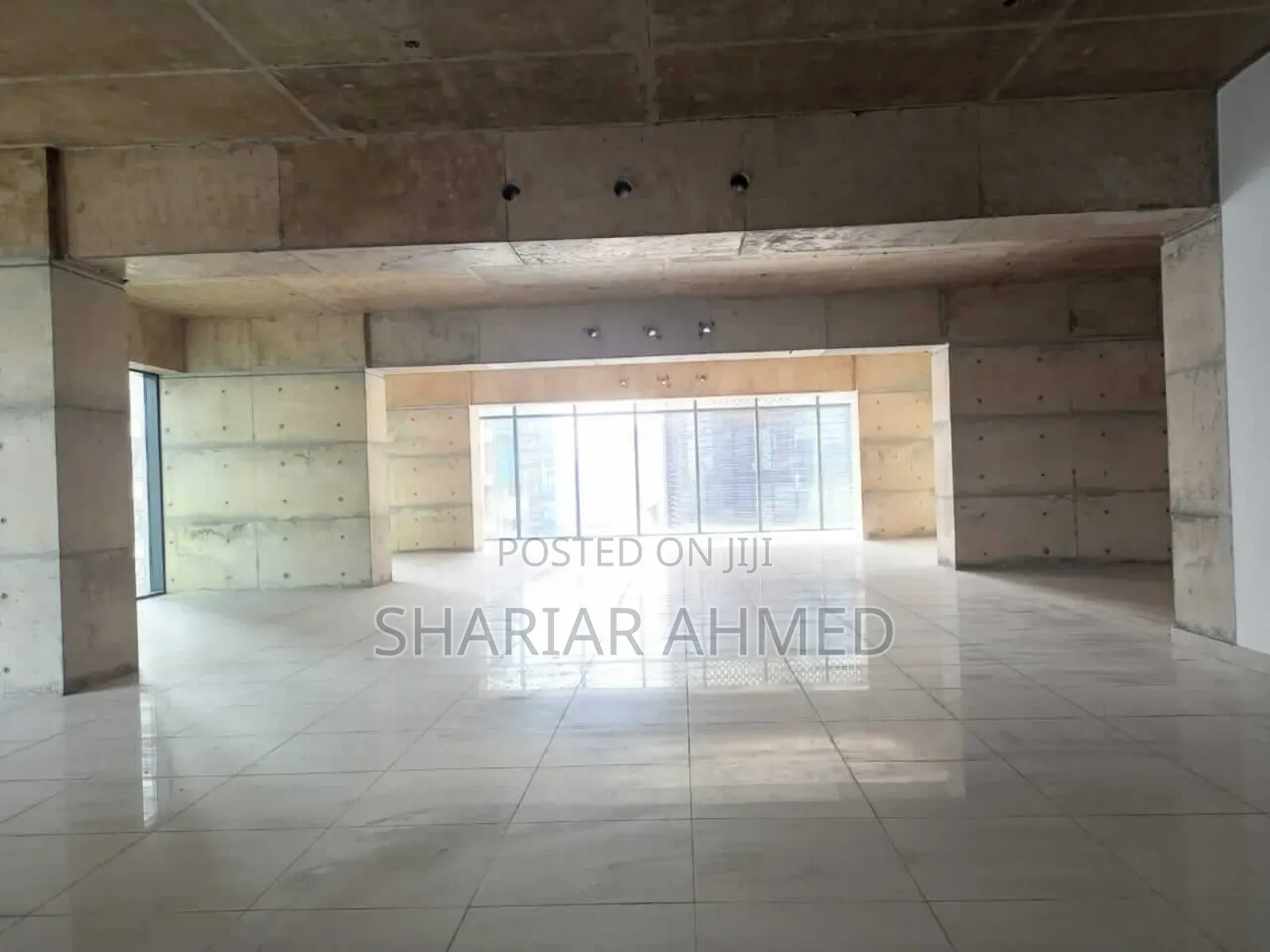 Commercial 4600 SQFT Open Floor Rent Shop/Bank