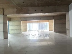 Commercial 4600 SQFT Open Floor Rent Shop/Bank