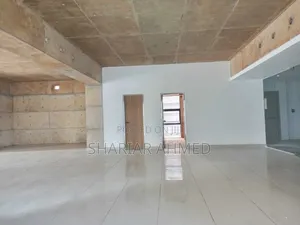 Commercial 4600 SQFT Open Floor Rent Shop/Bank