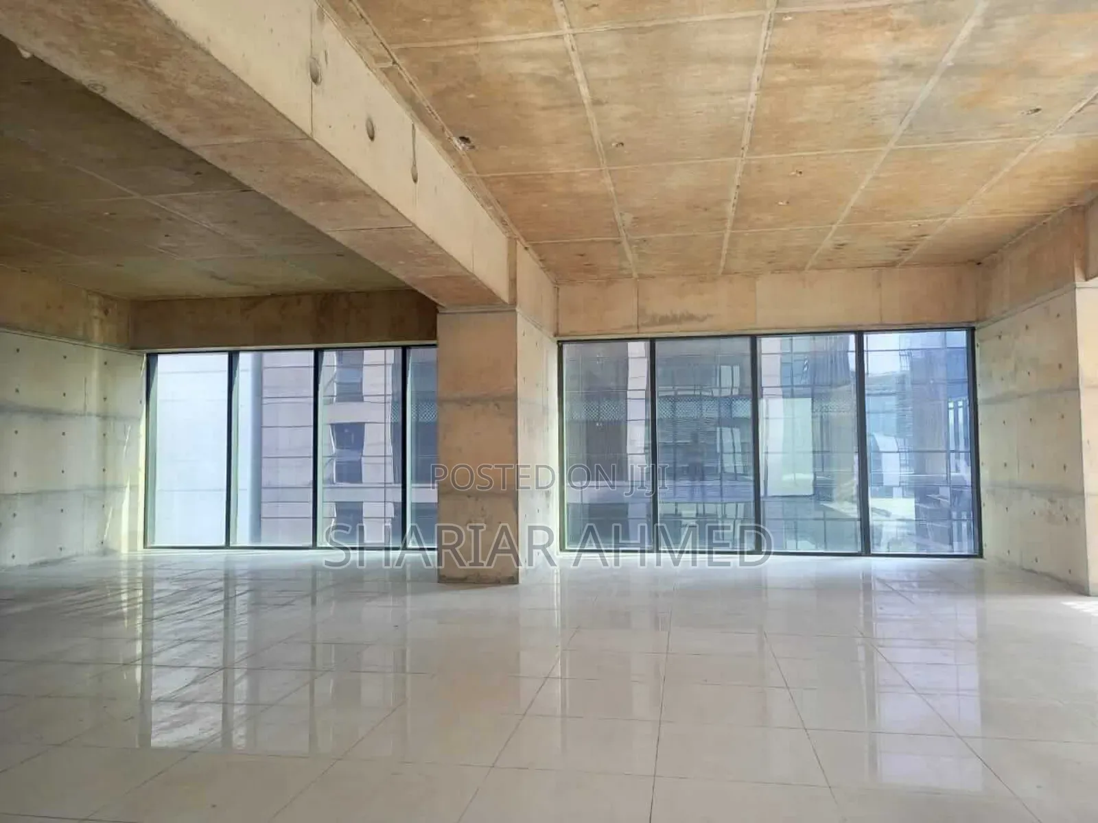 Commercial 4600 SQFT Open Floor Rent Shop/Bank