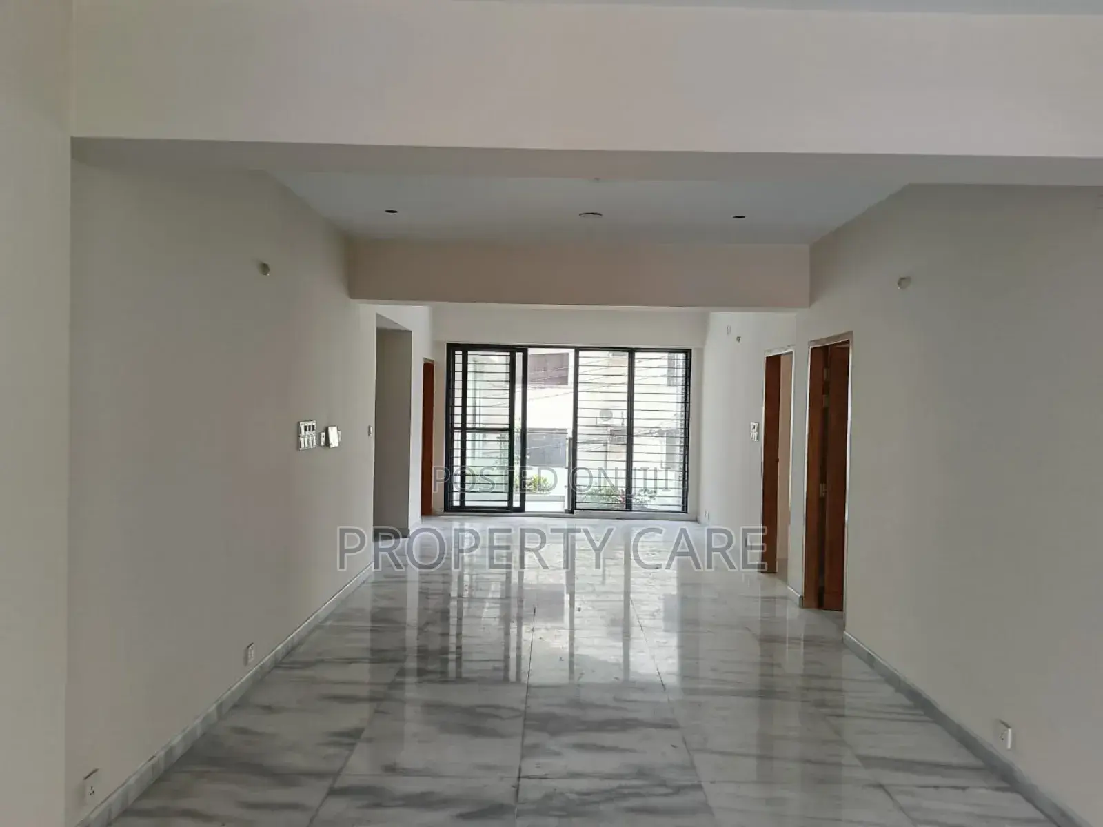 4bdrm Apartment in Dhaka, Gulshan for sale