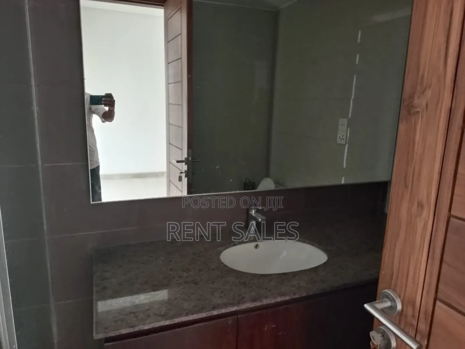 4bdrm Apartment in Gulshan for rent