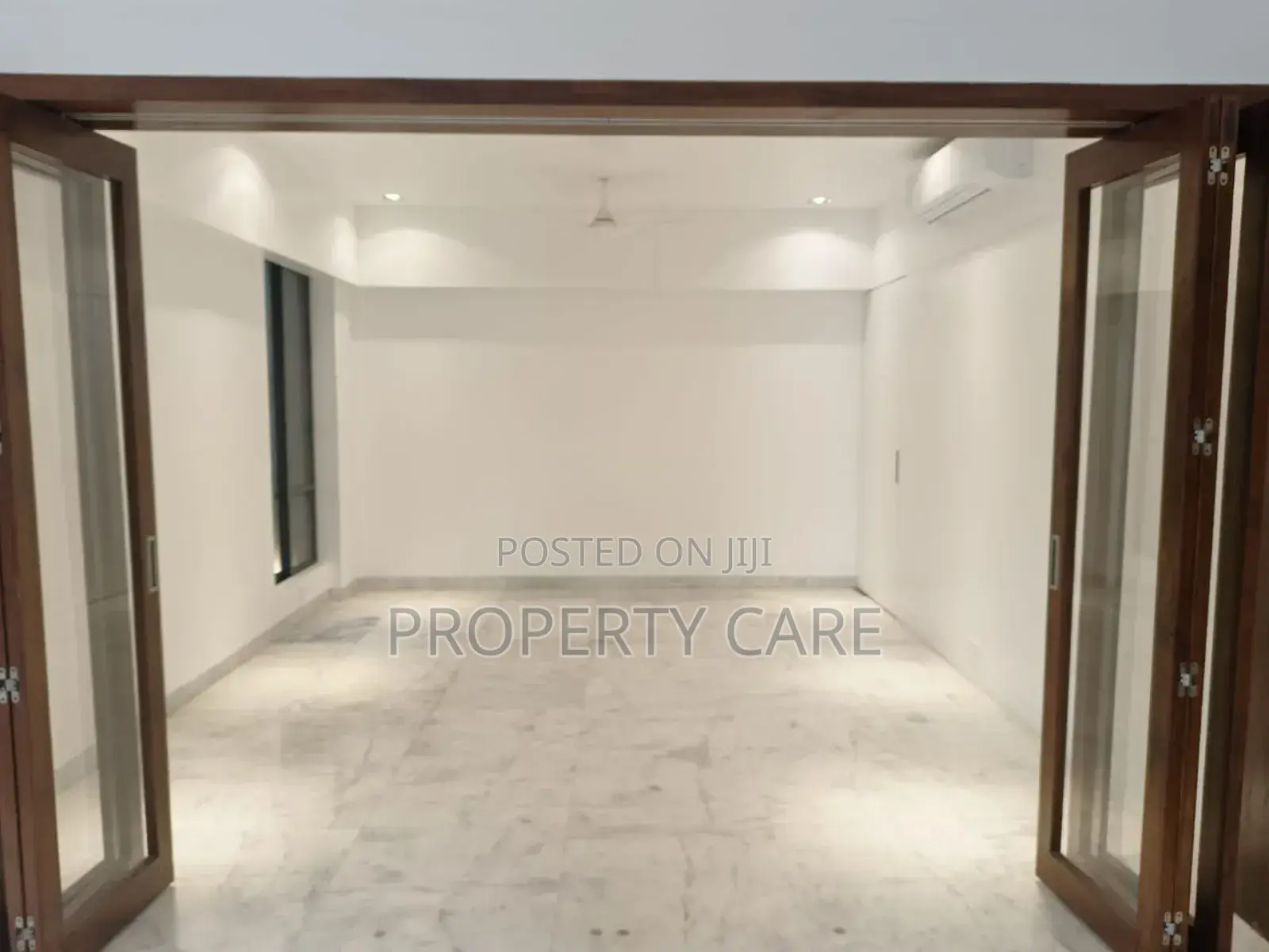 4bdrm Apartment in Dhaka, Gulshan for rent