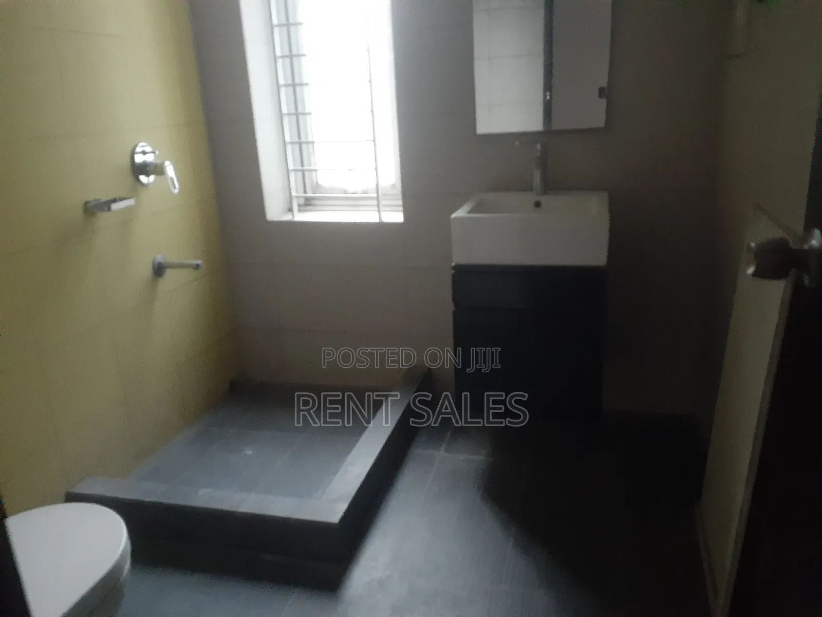 4bdrm Apartment in Gulshan for rent